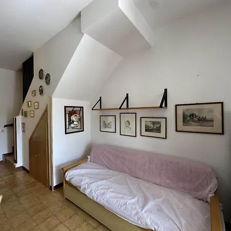 Duplex With Wifi And Fireplace Бібіоне